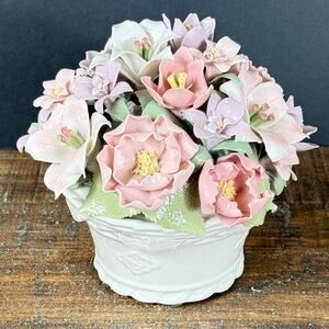 Vintage Suberto Collection Cosmos Gifts Porcelain Musical Flower Basket Bouquet